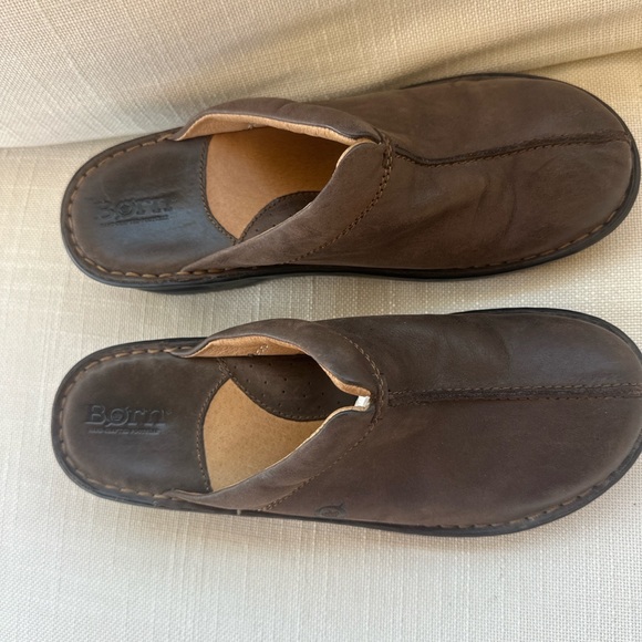 Børn Leather Slip-On Clogs — Women’s 8 - Picture 3 of 10